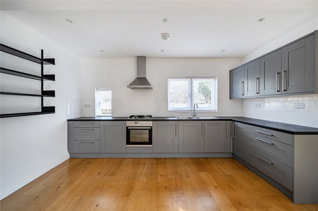 Property photo 3 of 24 Picture No. 24