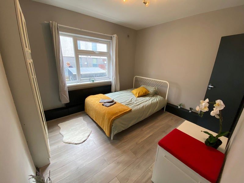 Property photo 3 of 14 Ensuite 4- Â£920 Available From 16/04/2025