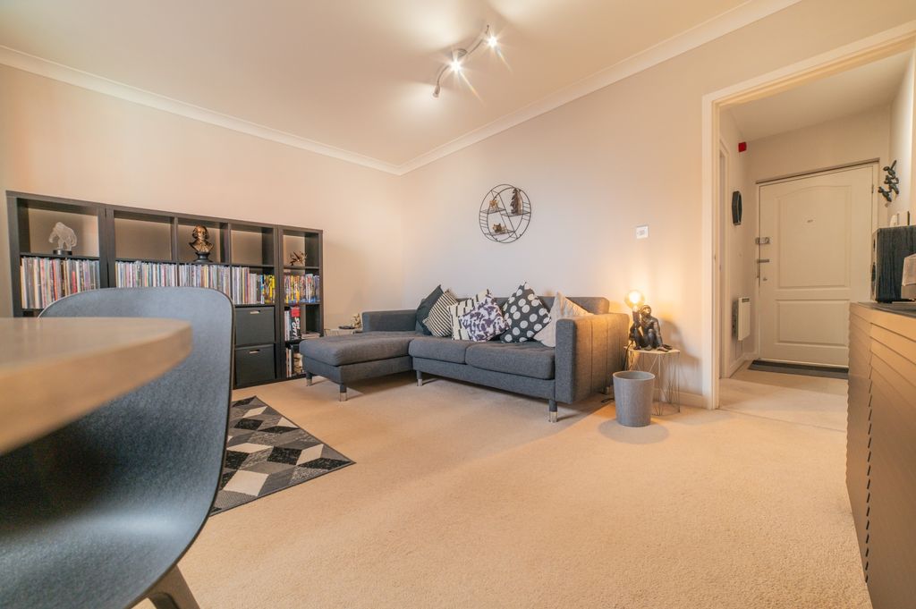 Property photo 2 of 16 Call 02920 454555 To Secure Your Viewing_5