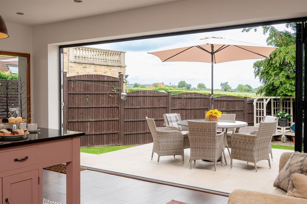 Property photo 2 of 20 Patio 1