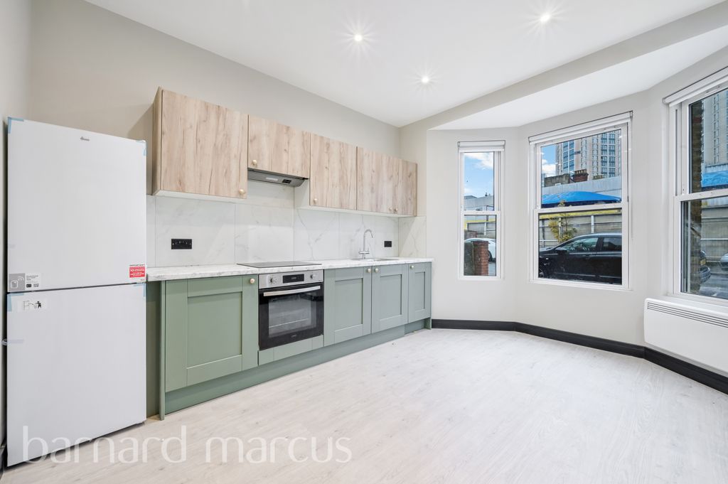 Property photo 2 of 8 Bedroom 1