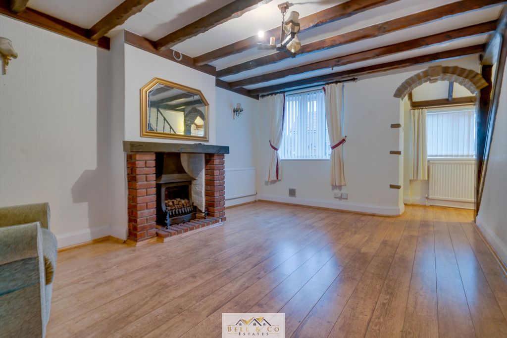 Property photo 2 of 24 Lounge 1