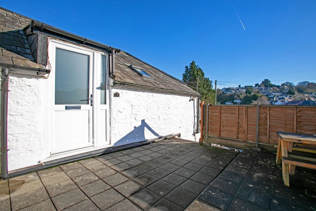 Additional image 14 of 1 bed flat for saleNewport Square, Launceston PL15