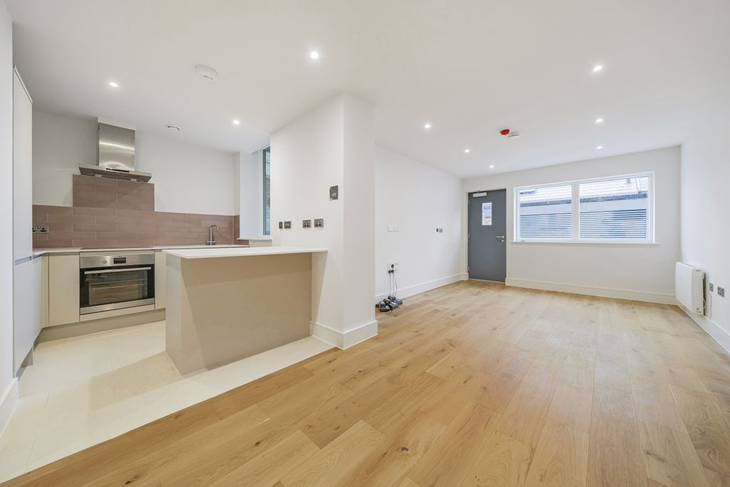 Property photo 1 of 7 1063215 (1)