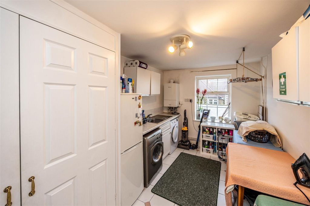 Additional image 26 of 4 bed property for saleWoodside Road, Huddersfield HD4