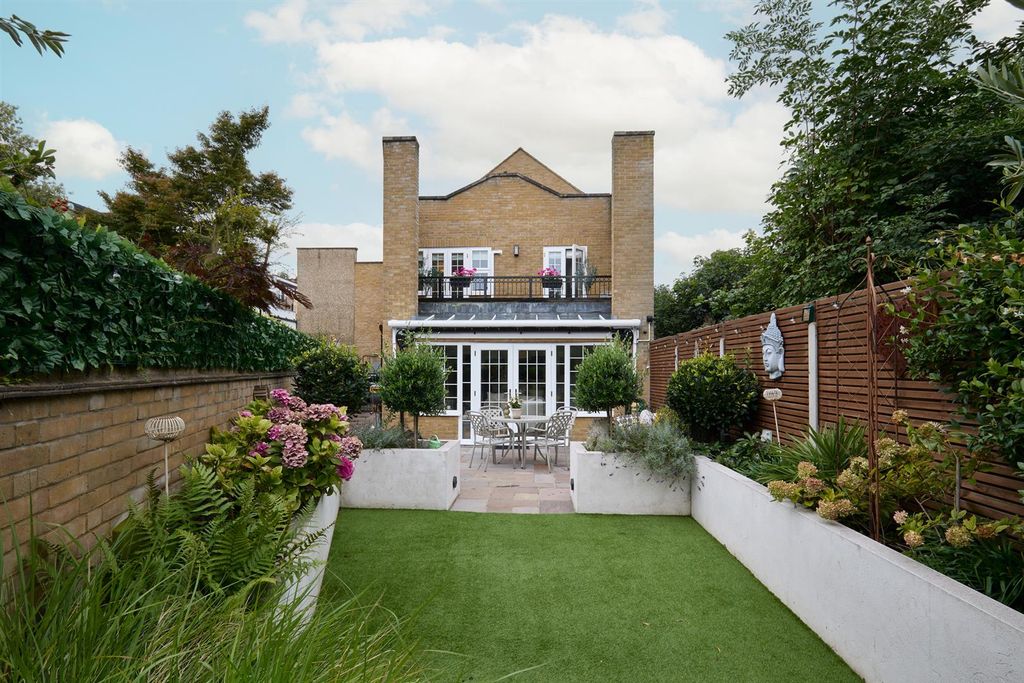 Property photo 1 of 31