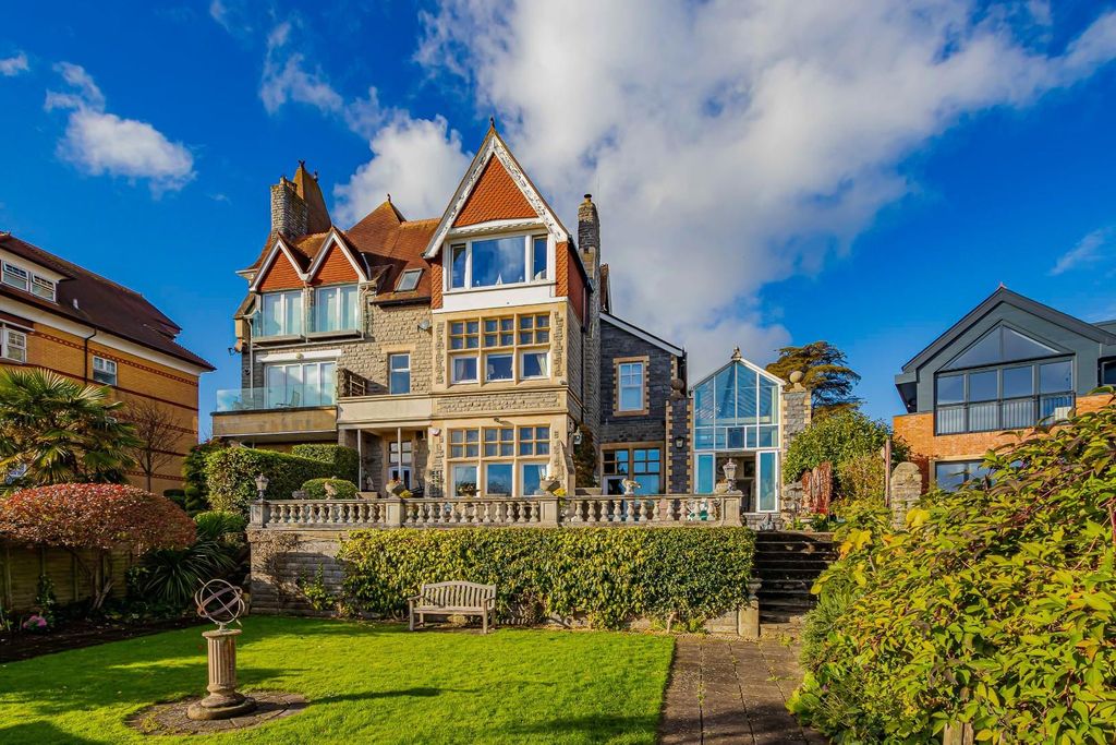 Property photo 1 of 21 Rear