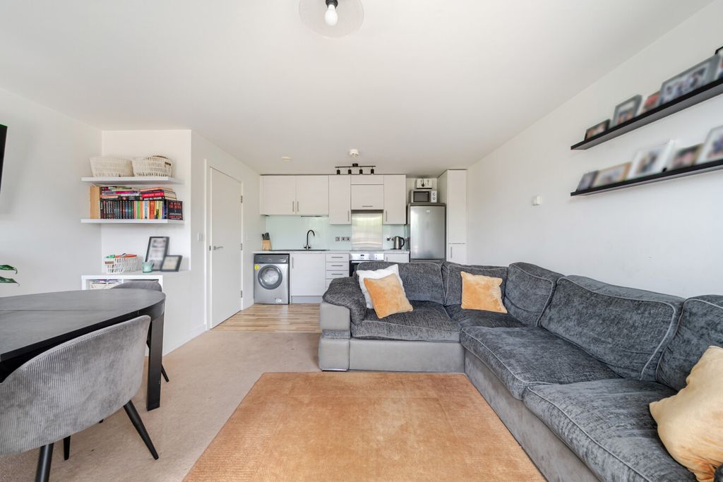 Property photo 3 of 9 1487567-12-6A5A22...