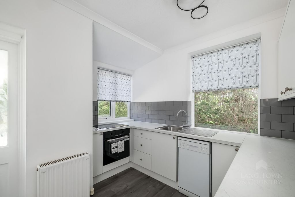 Property photo 3 of 13 Kitchen