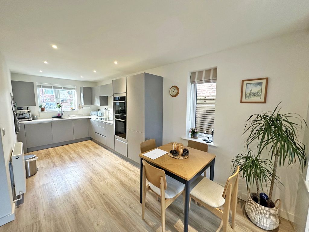 Property photo 3 of 20 Picture 3