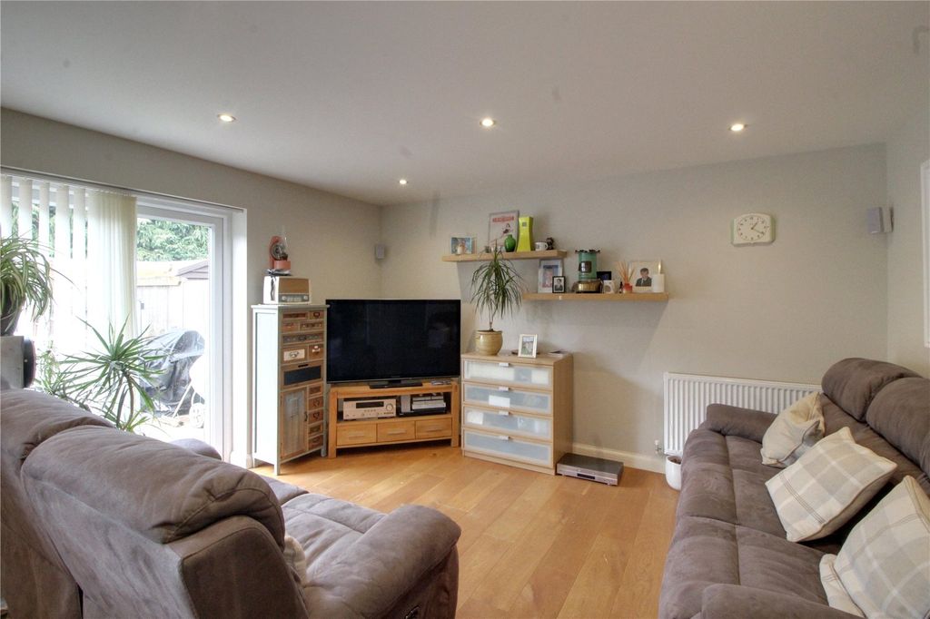 Property photo 2 of 14 Picture No. 04