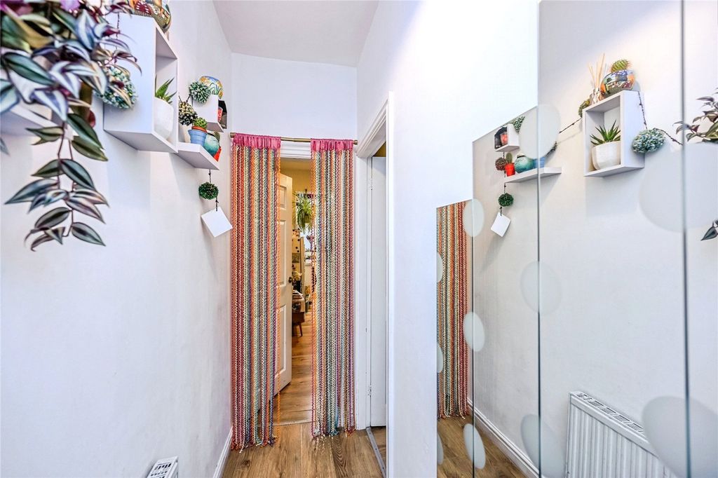 Property photo 2 of 19 Photo