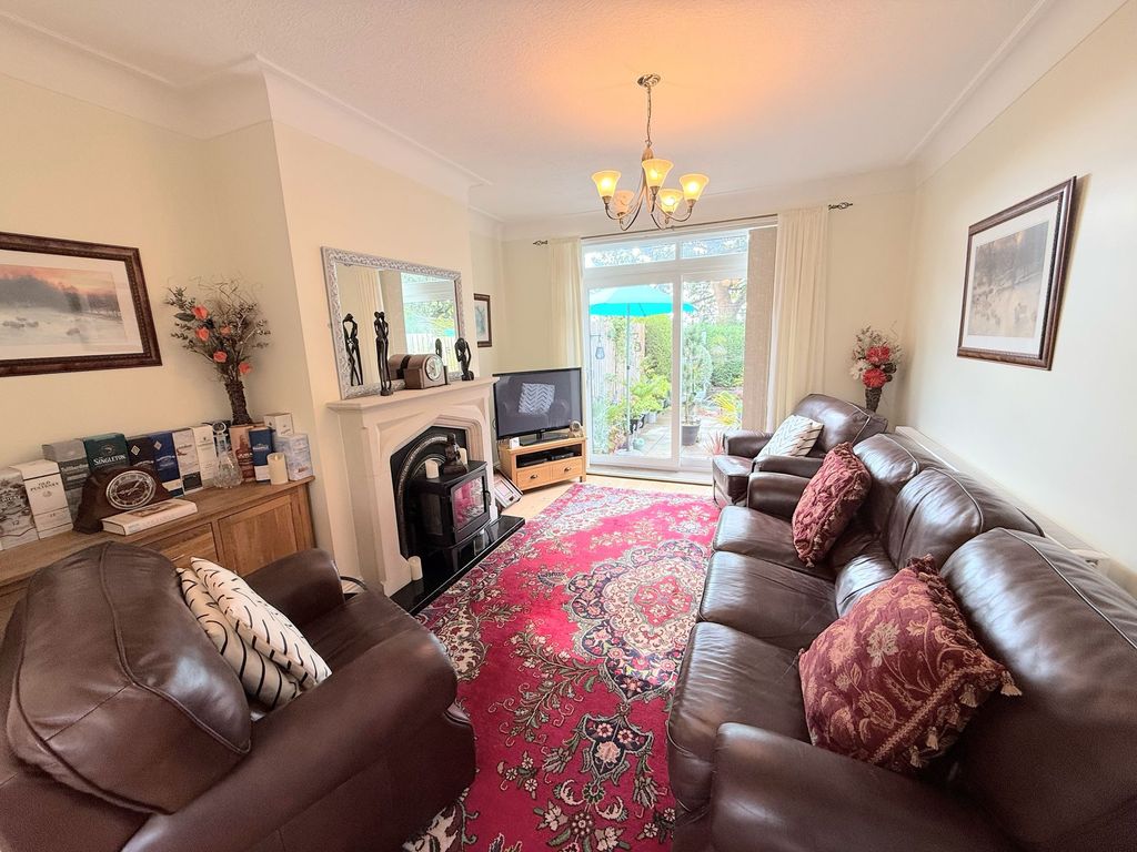 Property photo 3 of 27