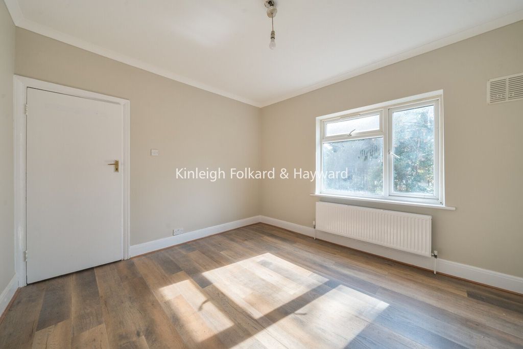 Property photo 3 of 6 Picture No. 04