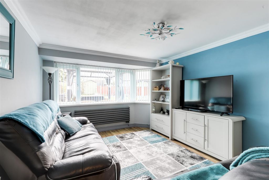 Property photo 2 of 25 735.Jpg