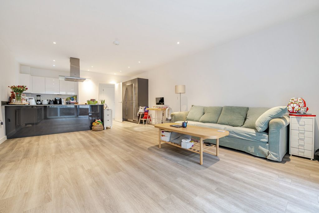 Property photo 2 of 15 Reception Room