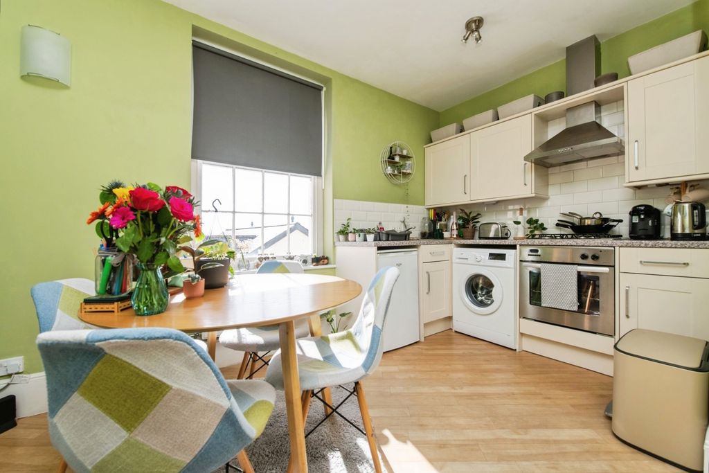 Property photo 3 of 7 Photo