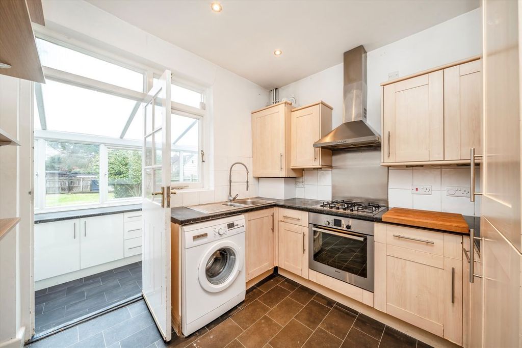 Property photo 3 of 9