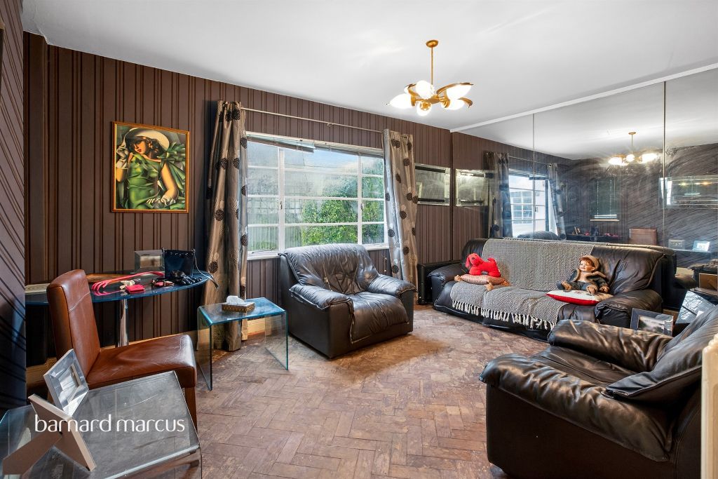 Property photo 3 of 11