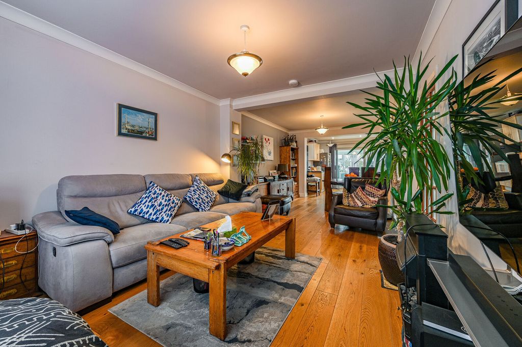 Property photo 2 of 19