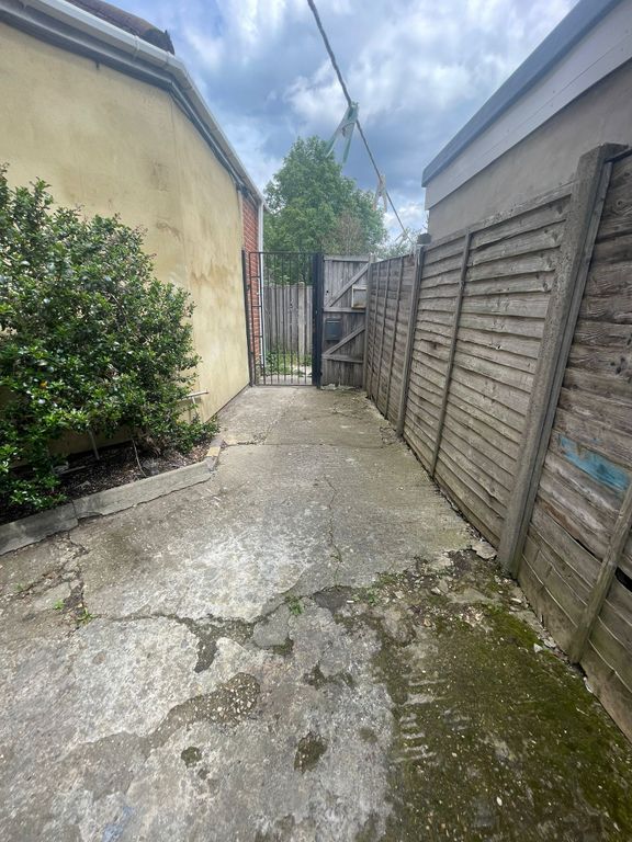 Property photo 2 of 30