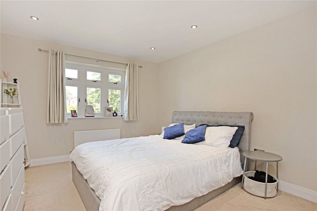 Property photo 3 of 23 Picture No. 22