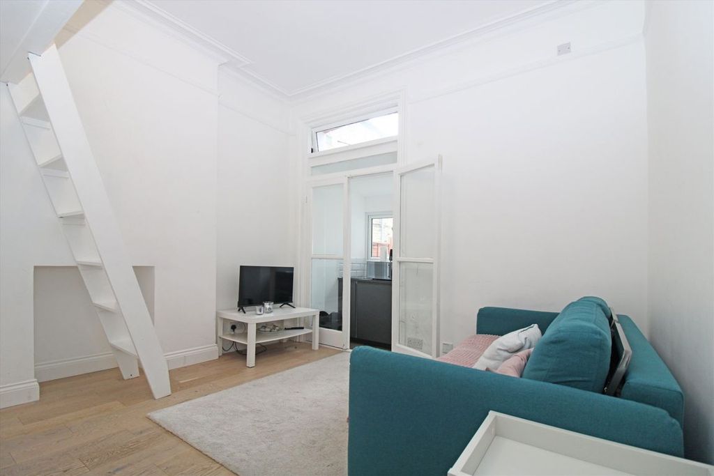 Property photo 2 of 4