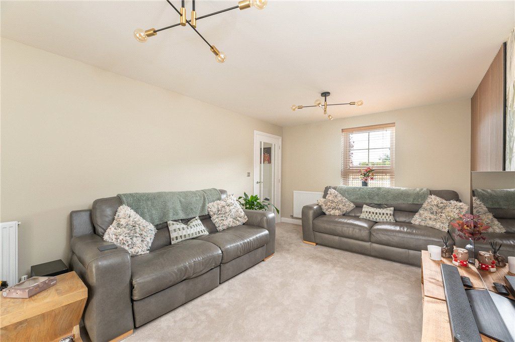 Property photo 3 of 33 Living Room