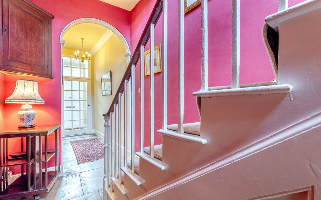 Property photo 2 of 19 Hallway