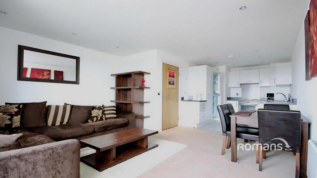Property photo 3 of 8 Pbox-Img.Jpg
