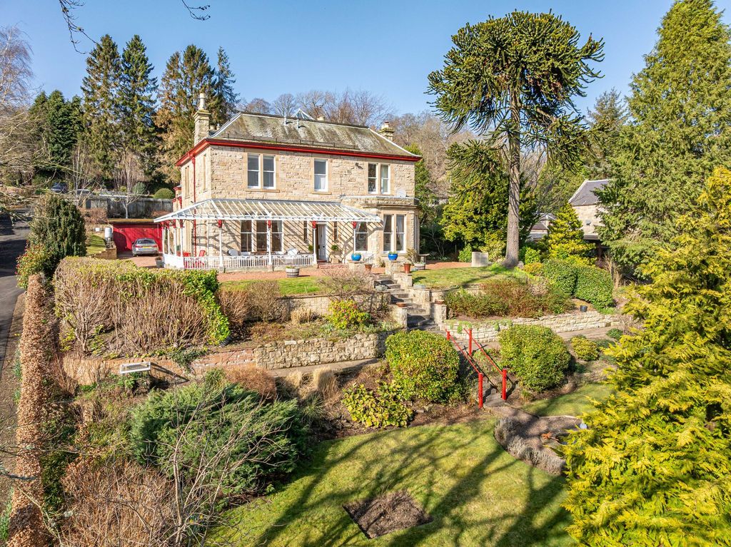 Property photo 1 of 50