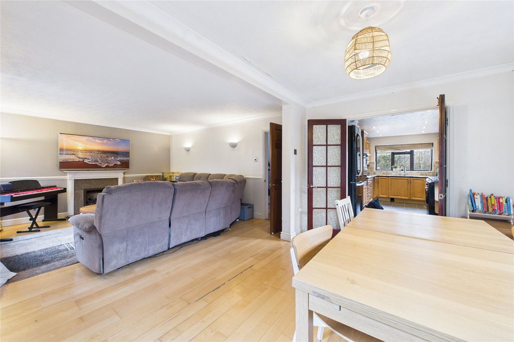 Property photo 2 of 17 Picture No. 05