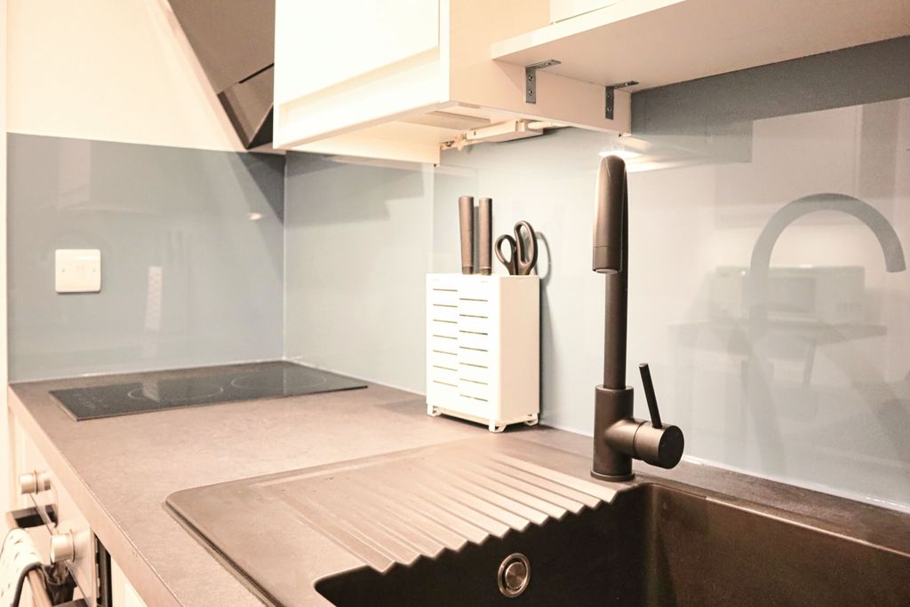 Property photo 3 of 10 Kitchen Sink