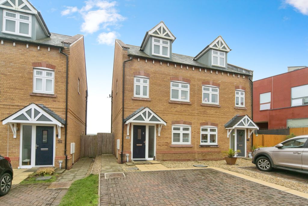 Property photo 1 of 17 Photography