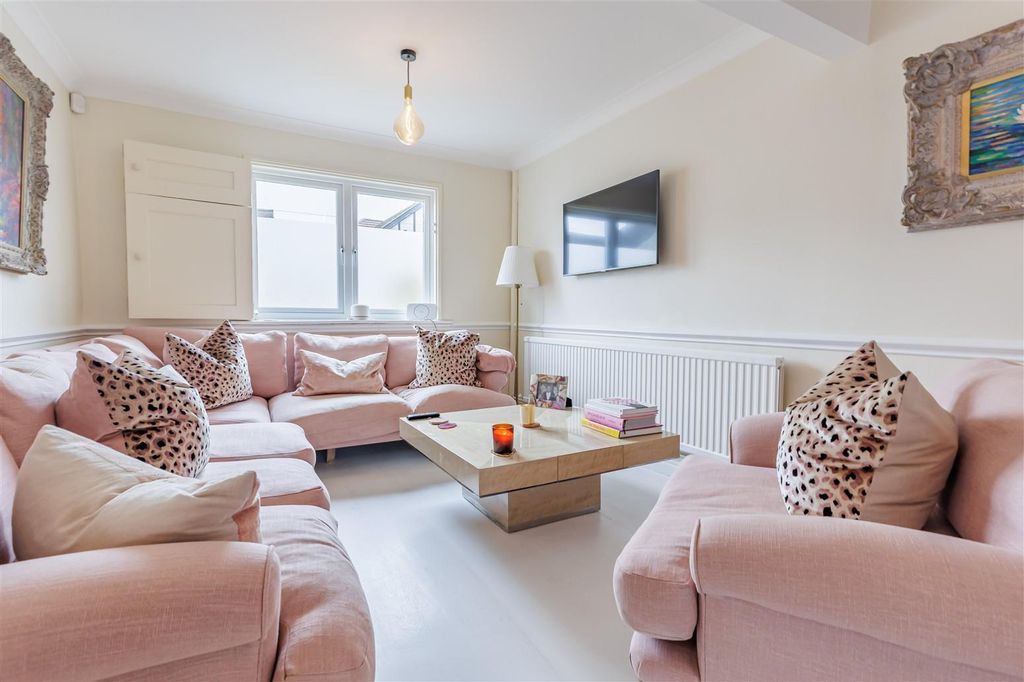 Property photo 2 of 32 20, James Street (4).Jpg