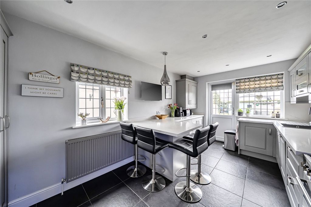 Property photo 2 of 19 Picture No. 02