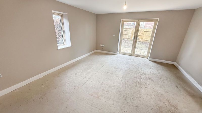 Property photo 2 of 8 Photo 3