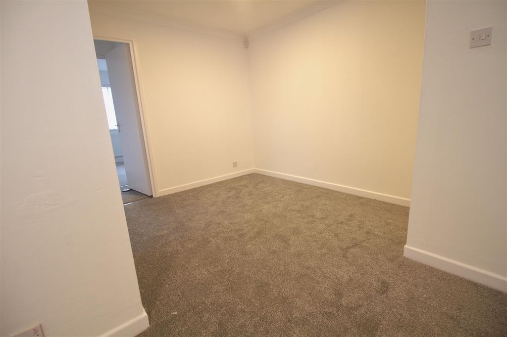 Property photo 3 of 7 Dining Area.Jpg