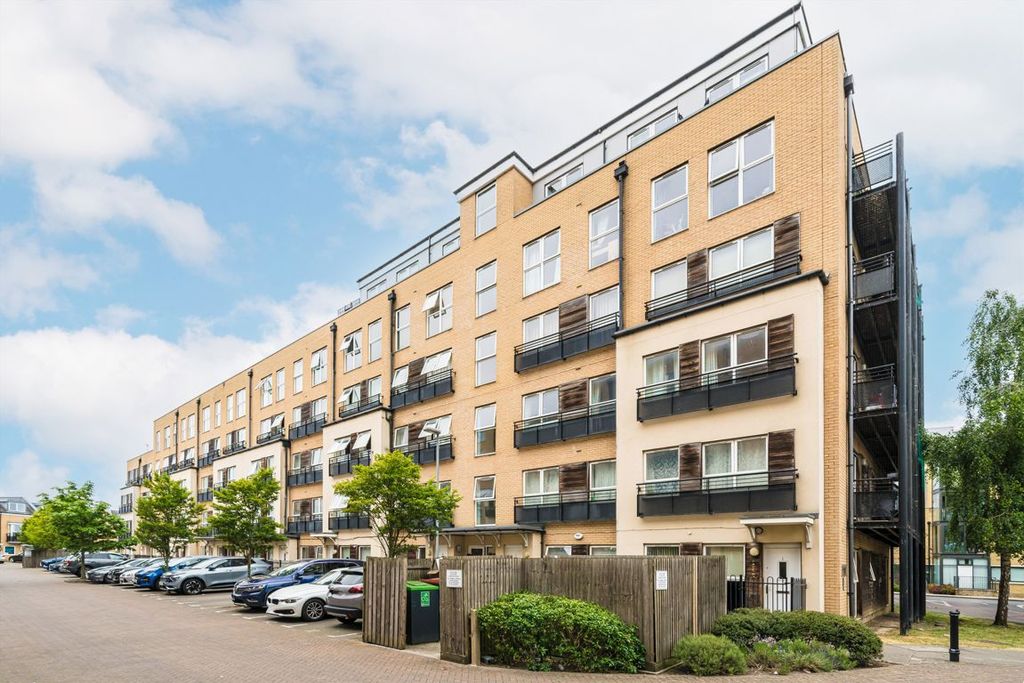 Property photo 1 of 8