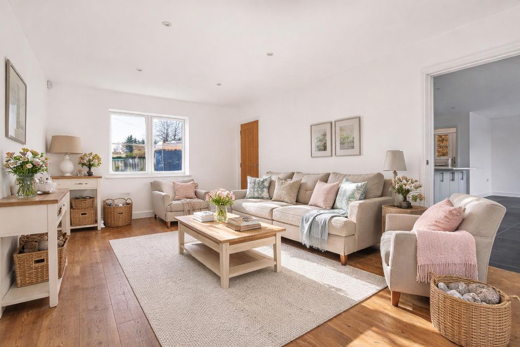 Property photo 2 of 14 467d6509-8c81-41d9-826A-720816B3F233.Png