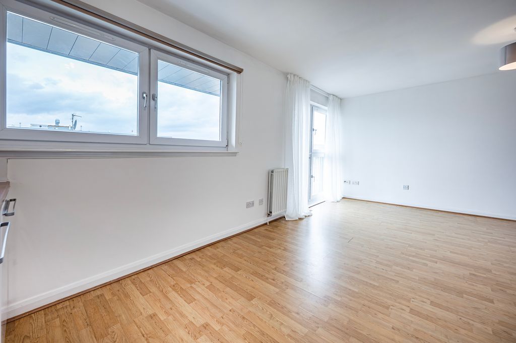 Property photo 3 of 32