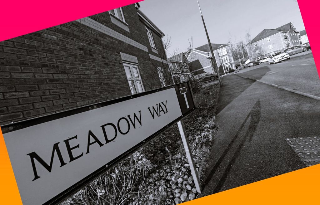 Property photo 2 of 22 Street Sign