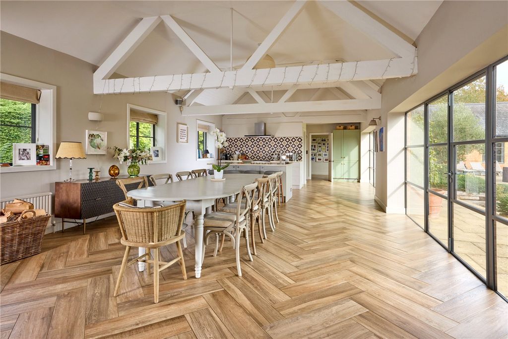 Property photo 2 of 27 Kitchen/Dining Room