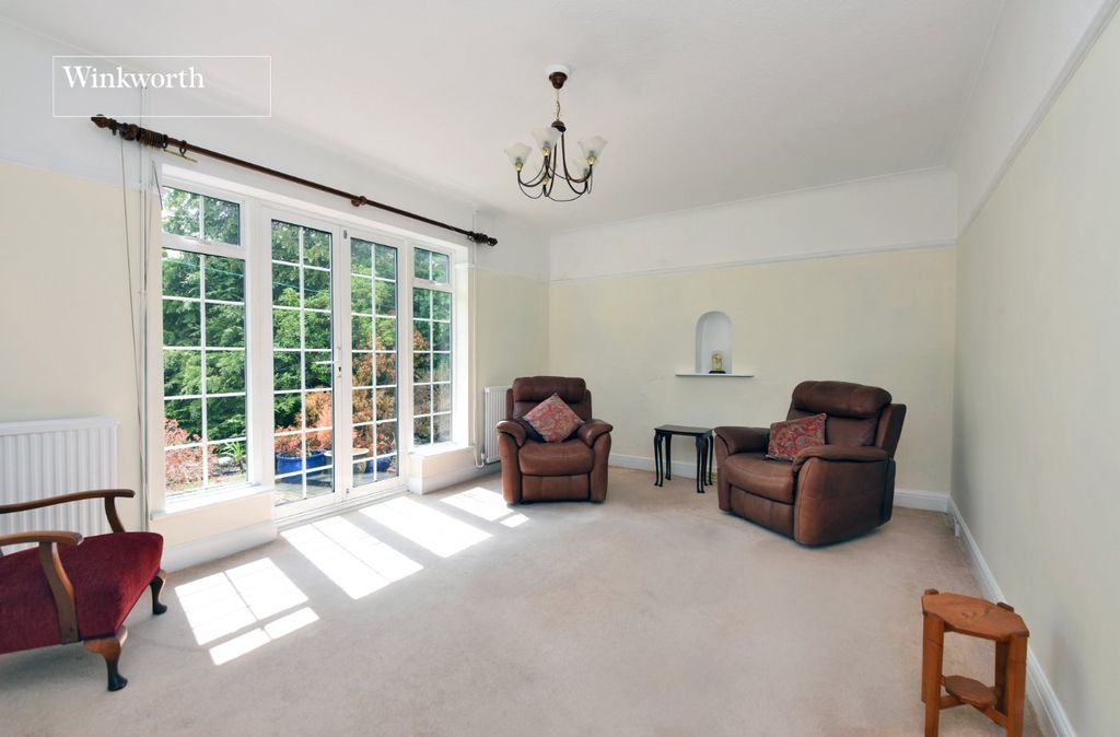 Property photo 2 of 15 Picture No. 28