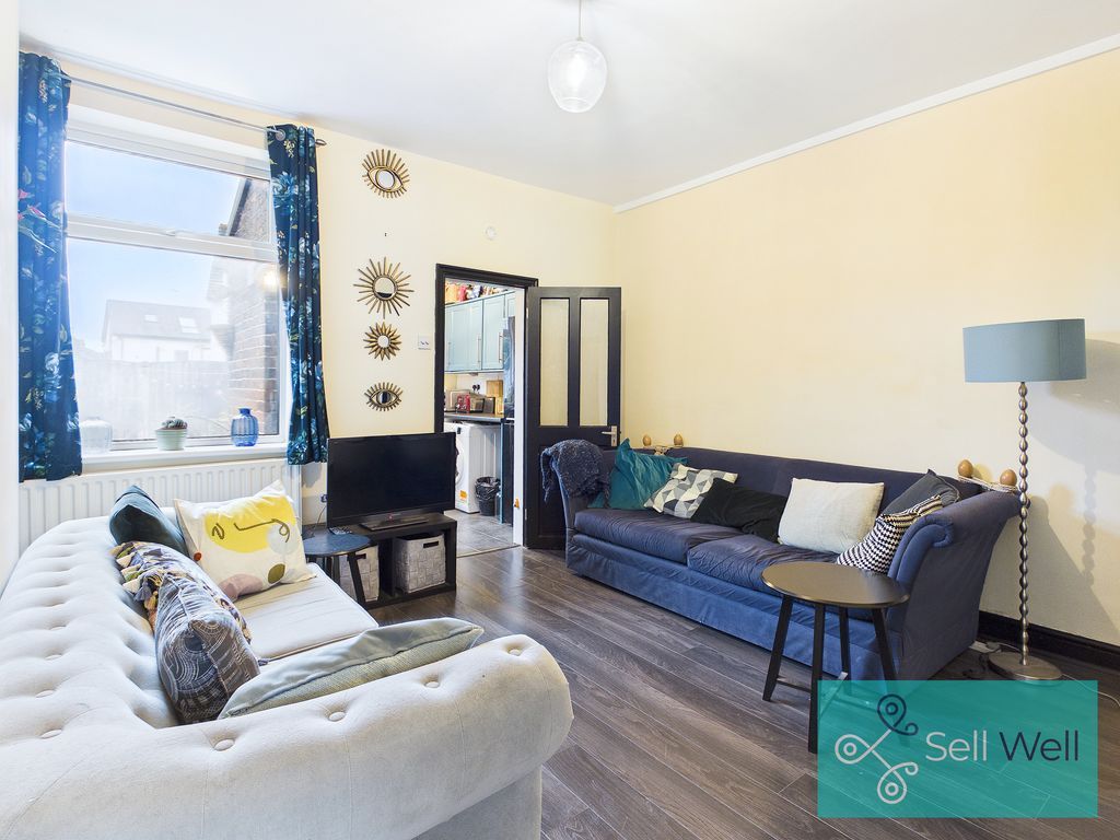 Property photo 2 of 15 Lounge