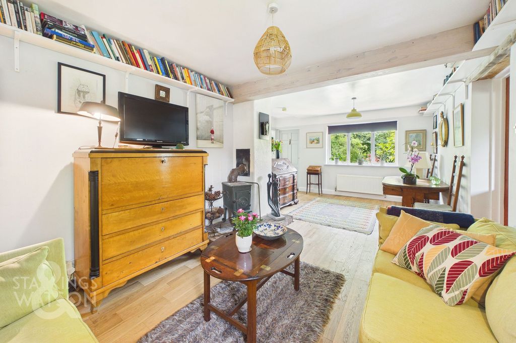 Property photo 2 of 38