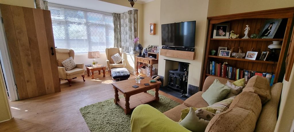 Property photo 3 of 14
