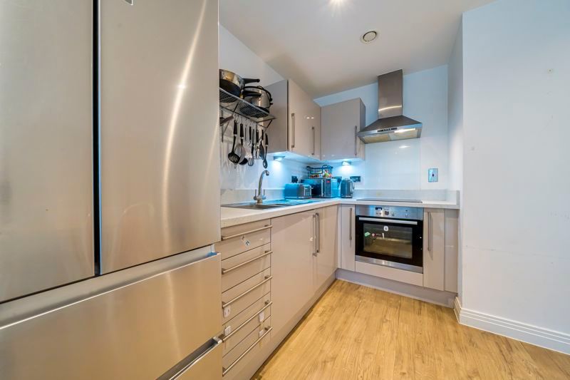 Property photo 3 of 10 Kitchen