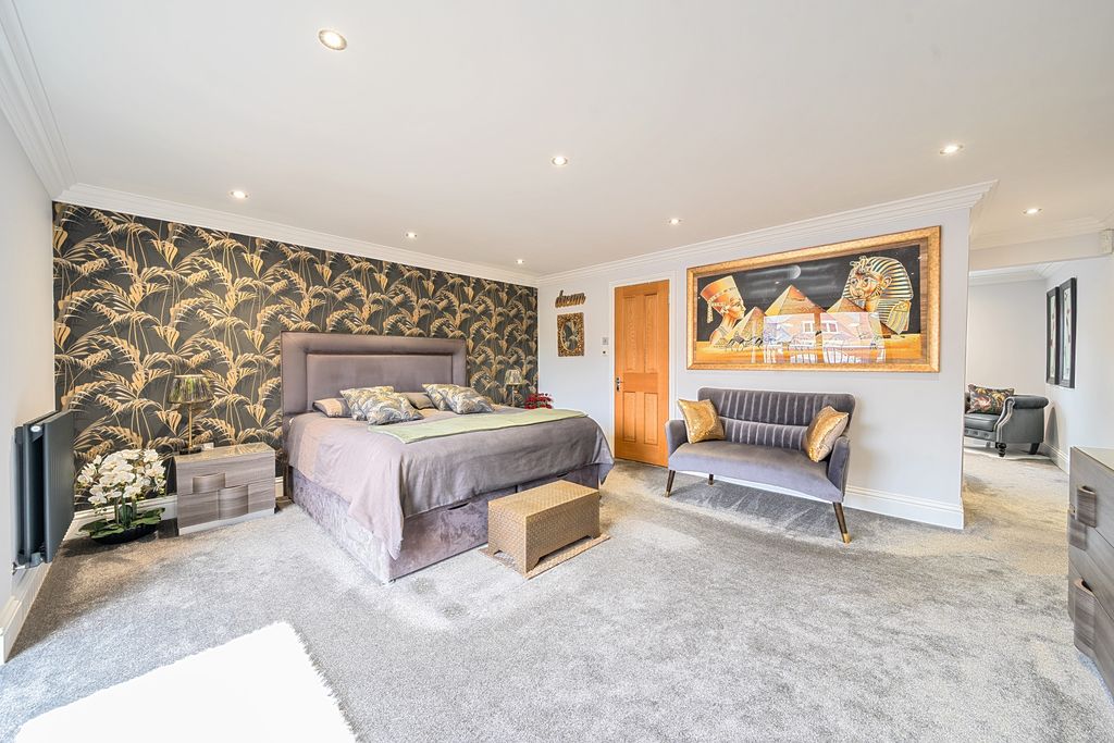Additional image 25 of 6 bed detached house for saleNewlands Drive, Maidenhead SL6