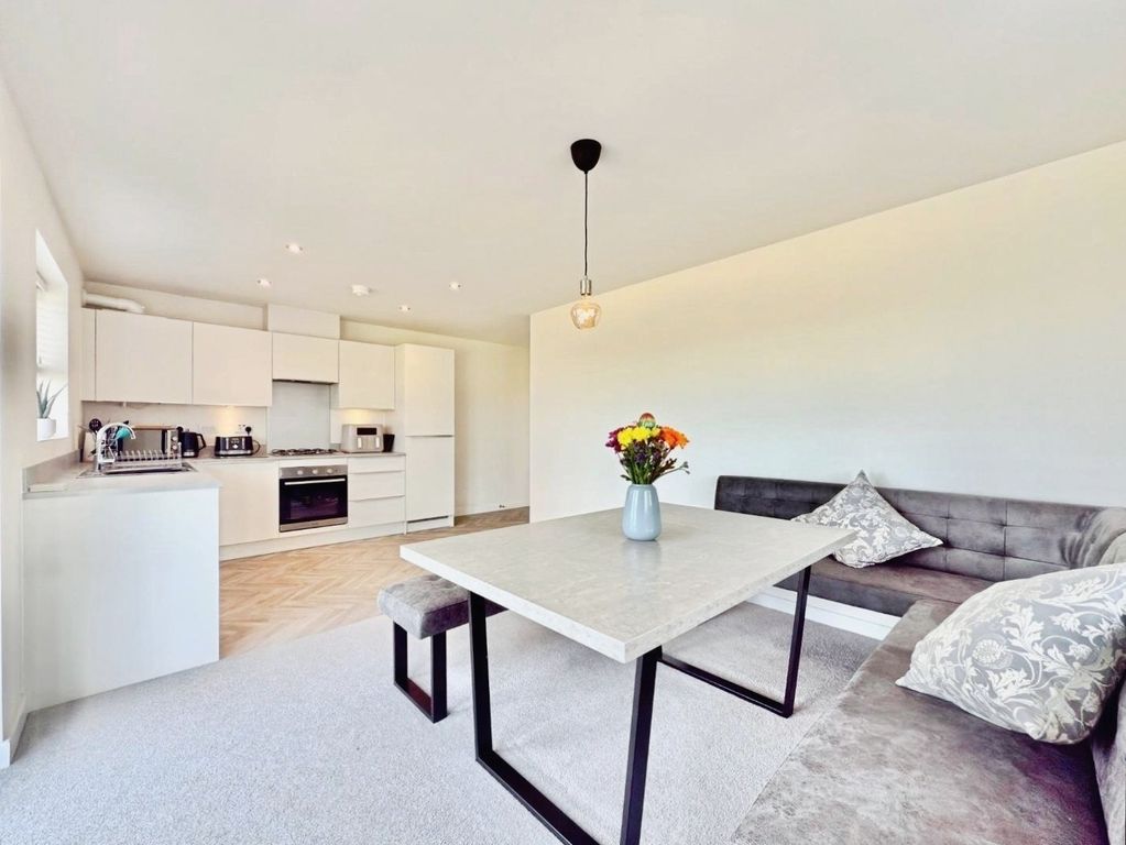 Property photo 3 of 14 Pbox-Kitchen-331070.Jpeg